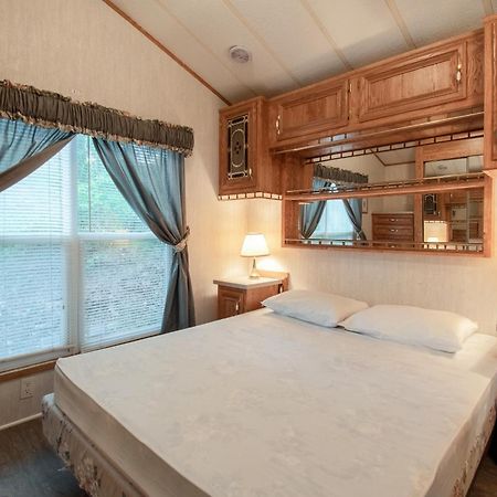 Spring Gulch Screened Park Model 6 Mount Airy Phòng bức ảnh